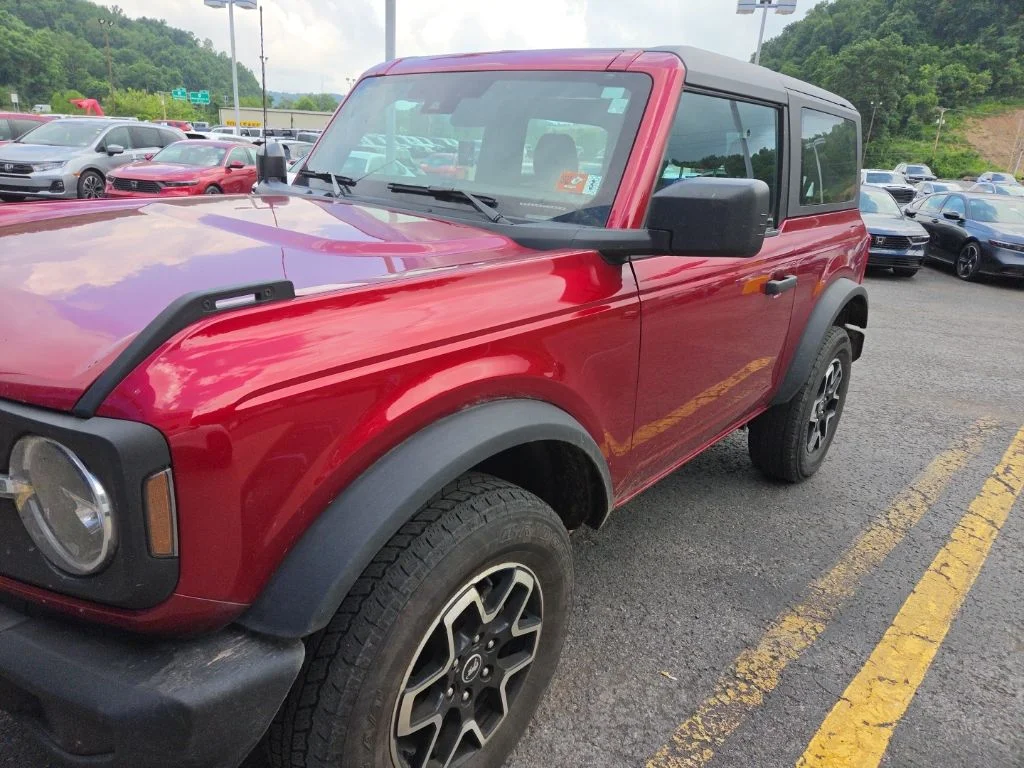 Used 2025 Red Ford Base image 2