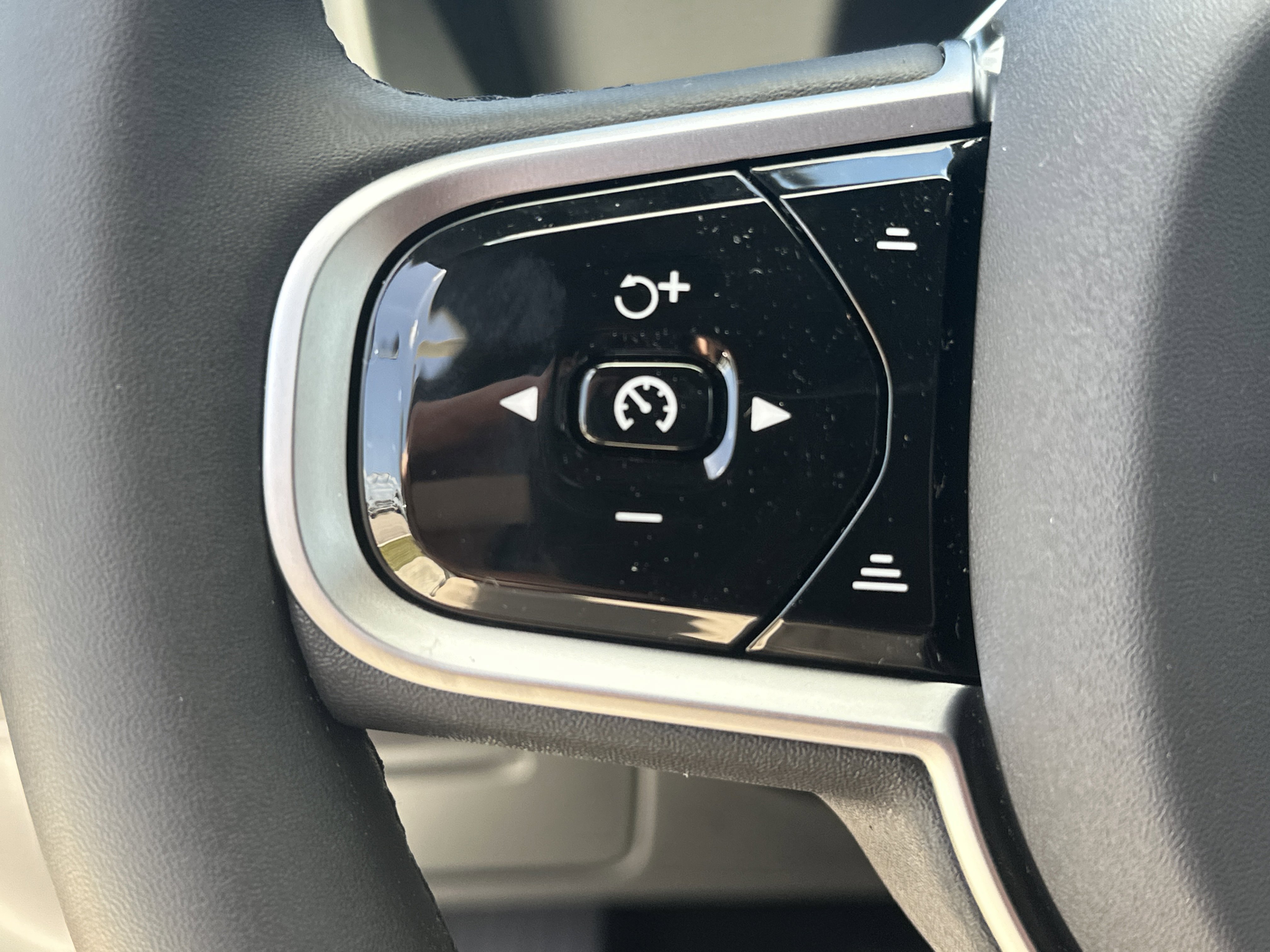 New 2026 Crystal White Volvo Plus image 20