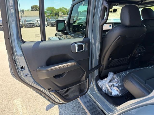 New 2026 Anvil Clear-Coat Exterior Paint Jeep Sahara image 10