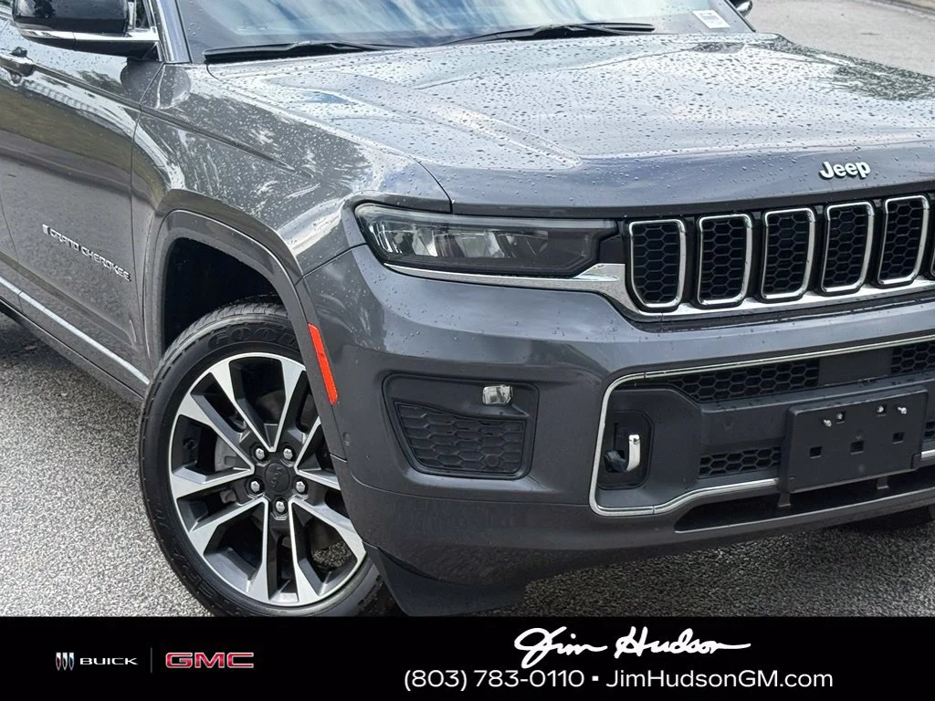 Used 2021 Gray Jeep Overland 4x4 image 6