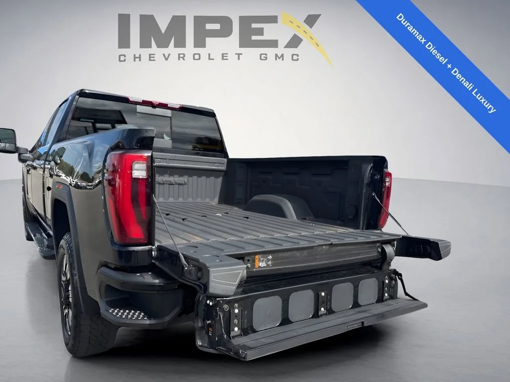 Used 2024 Onyx Black GMC Denali image 4