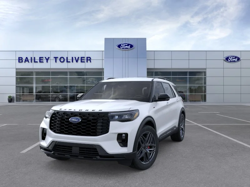 New 2026 Star White Metallic Tri-Coat Ford ST-Line image 27