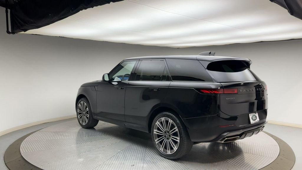 Used 2023 Santorini Black Metallic Land Rover SE image 4