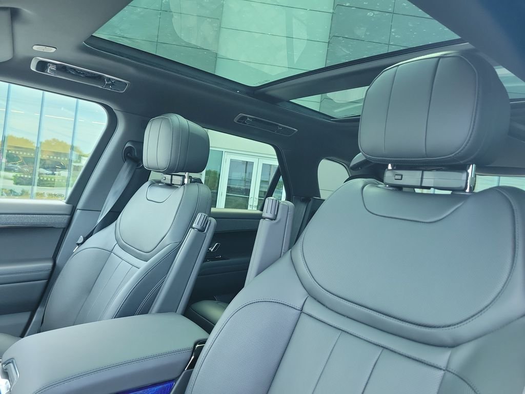 New 2026 Carpathian Grey Land Rover Dynamic SE image 26