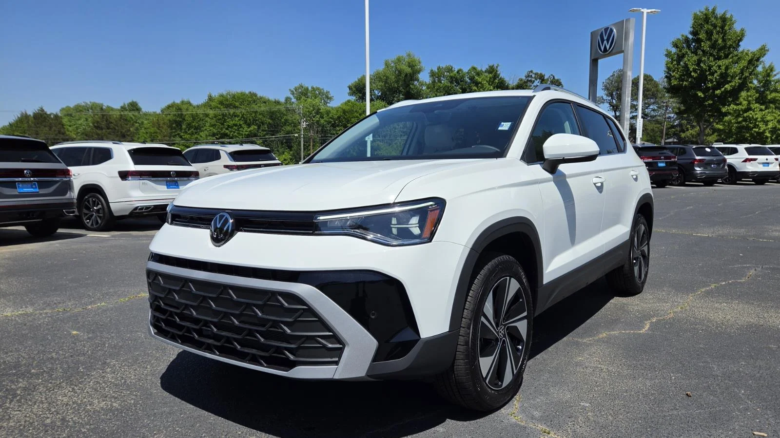 New 2026 Pure White Volkswagen SE image 8