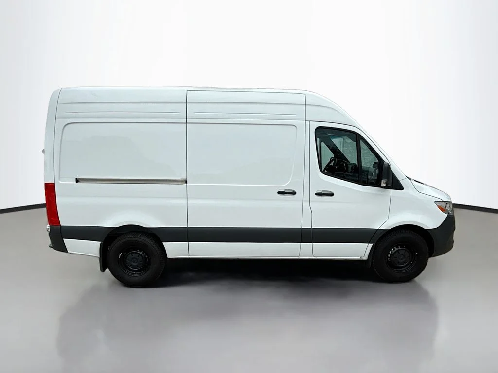 Used 2025 White Mercedes-Benz Cargo 144 WB image 8