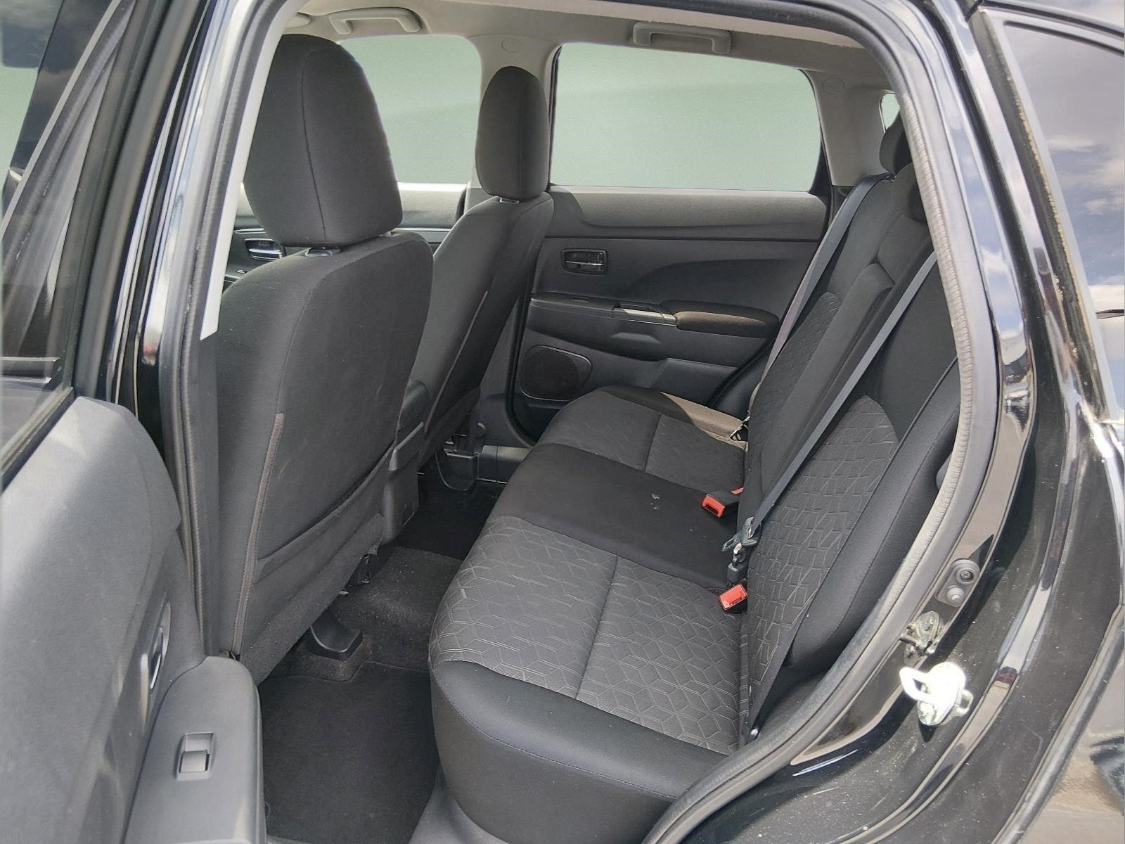 Used 2022 Labrador Black Pearl Mitsubishi LE image 17