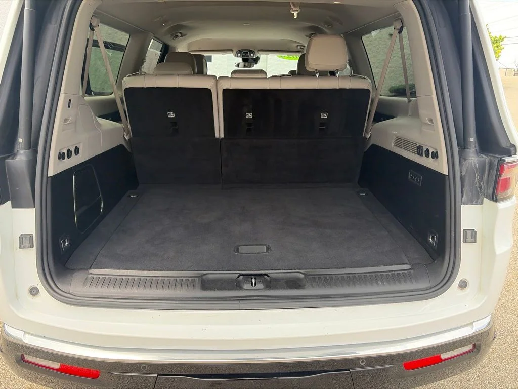 Used 2024 White Jeep Series II image 21