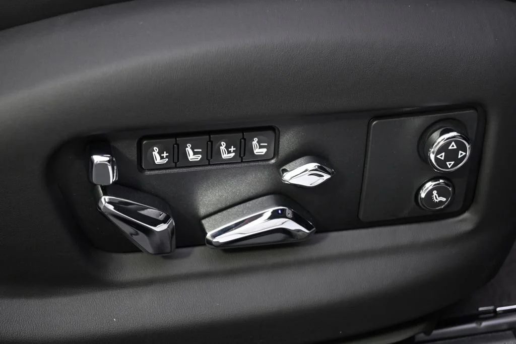 Used 2025 Q9l Bentley Black Edition image 17