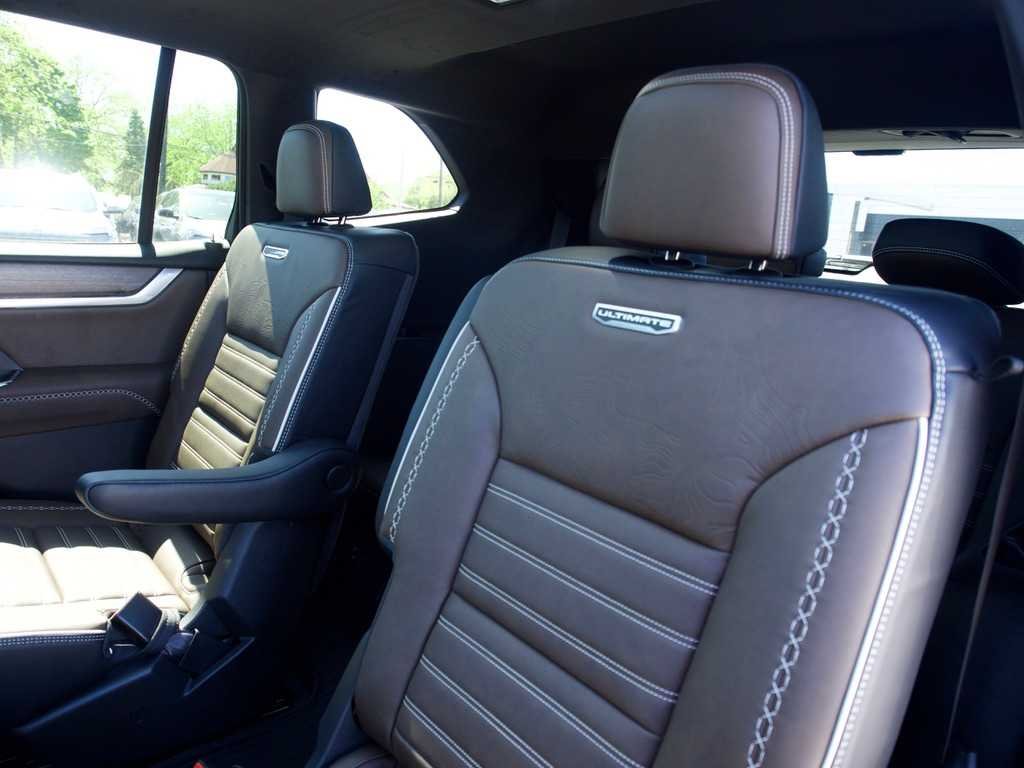 2026 GMC Acadia Denali Ultimate - Photo 11