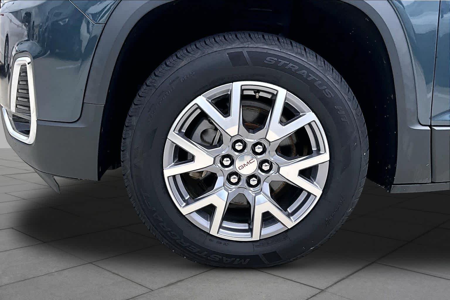 Used 2020 Dark Sky Metallic GMC SLT image 10