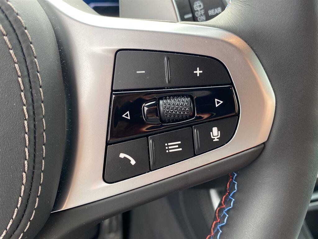 Used 2026 Skyscraper Grey Metallic BMW M60i image 20