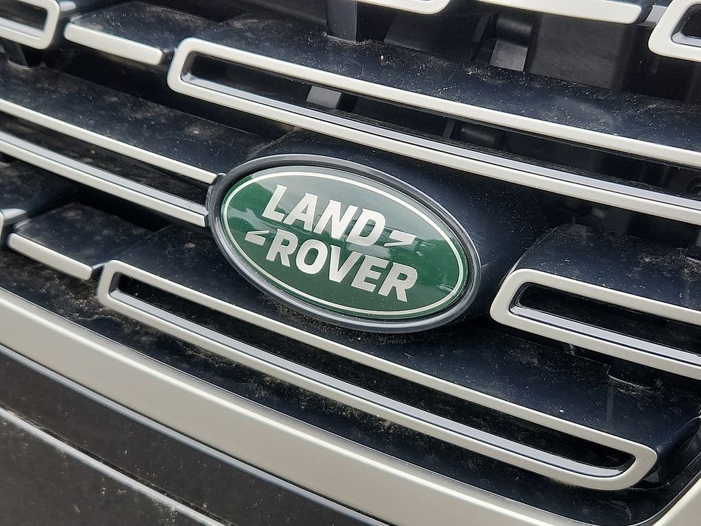 New 2026 Santorini Black Land Rover SE image 11