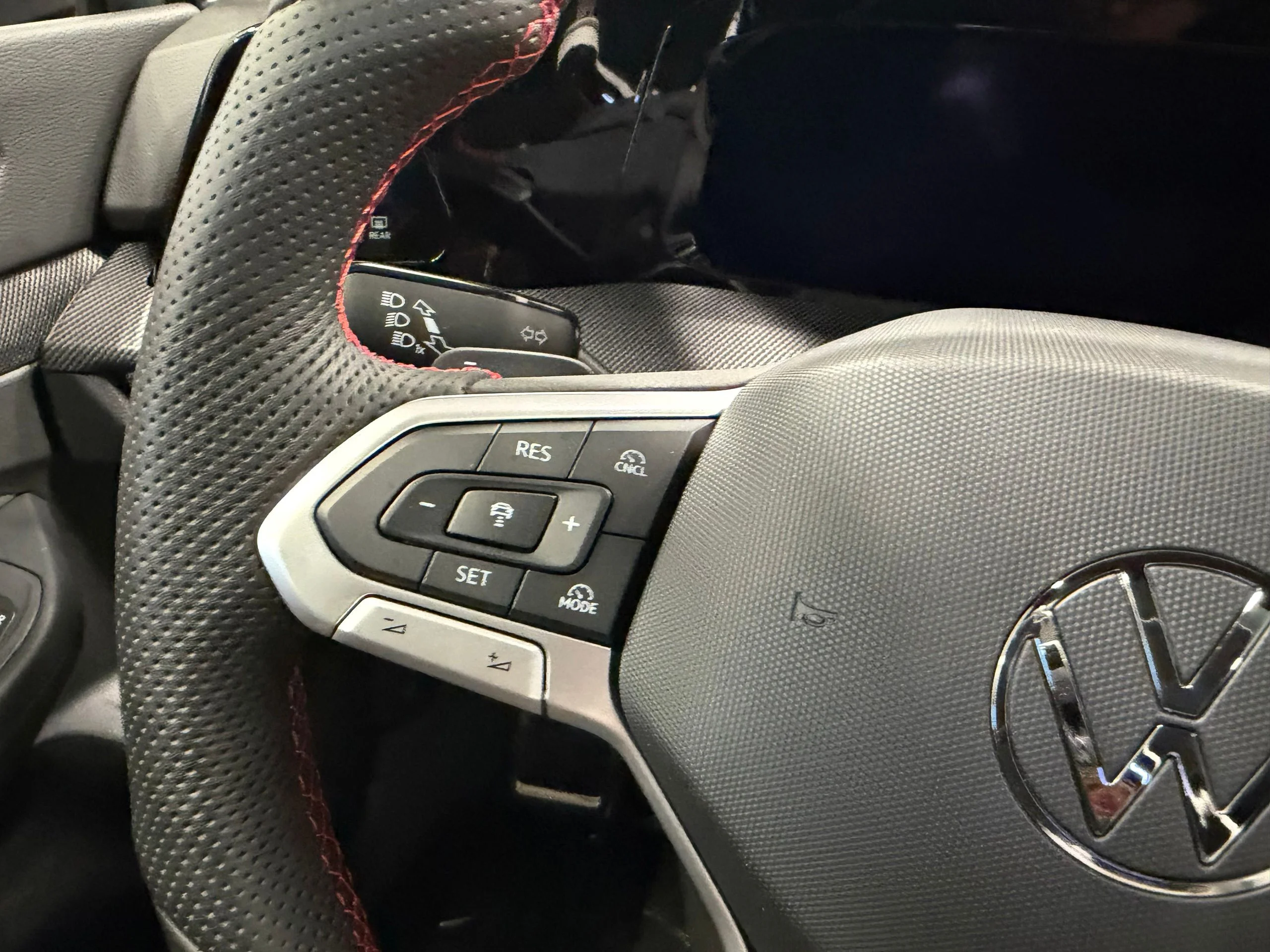2025 Volkswagen Golf GTI SE - Photo 35