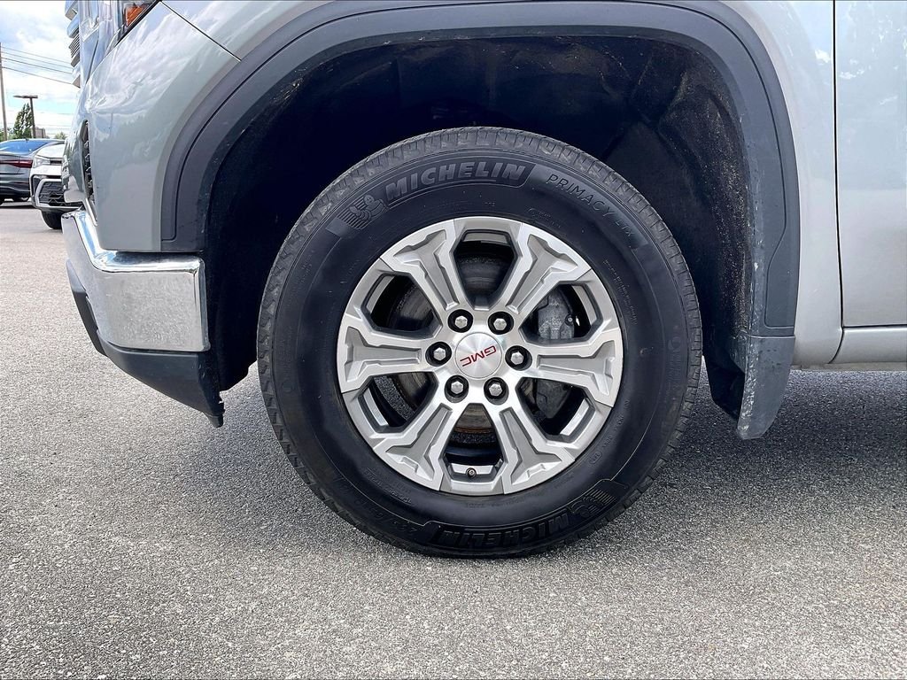 Used 2025 Sterling Metallic GMC SLT image 7