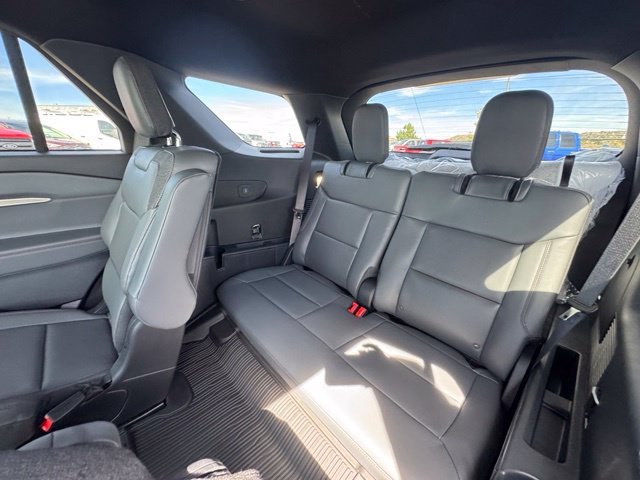 New 2027 Avalanche Gray Ford Active image 17