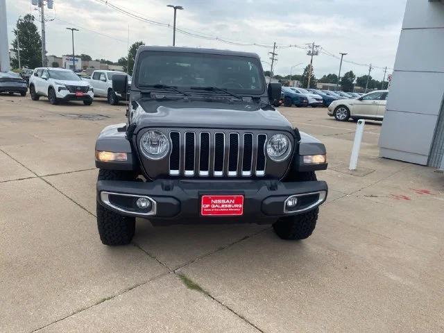 Used 2019 Granite Crystal Clearcoat Metallic Jeep Unlimited Sahara image 3