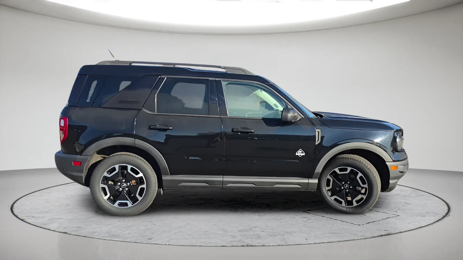 Used 2021 Black Ford Outer Banks image 5