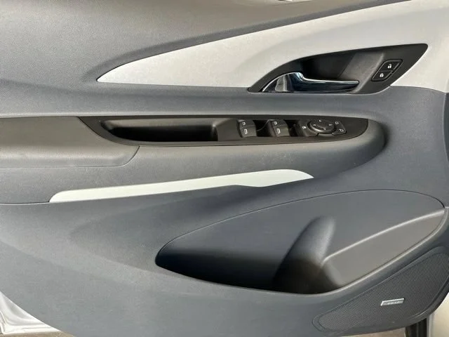 Used 2021 Silver Ice Metallic Chevrolet Premier image 37