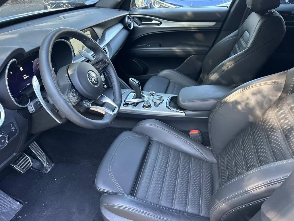 Used 2025 Moonlight Gray Alfa Romeo Veloce image 16