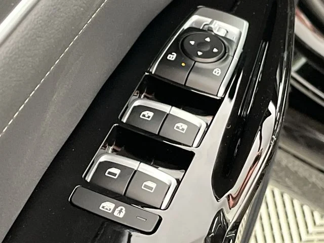 New 2026 Aurora Black Pearl Kia GT-Line FWD image 13