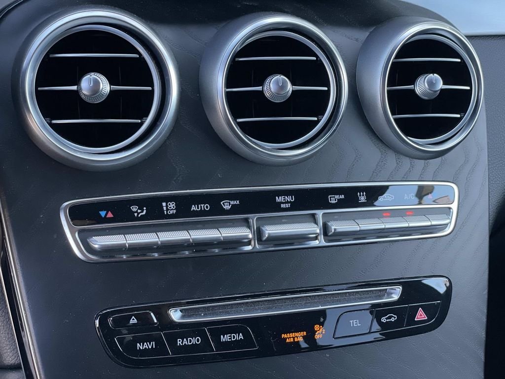 Used 2019 Black Mercedes-Benz GLC 350e image 14