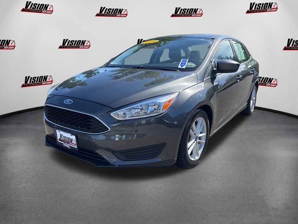 2018 Ford Focus Sedan SE's photo