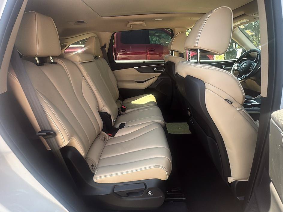 Used 2022 Platinum White Acura w/Advance Package image 29