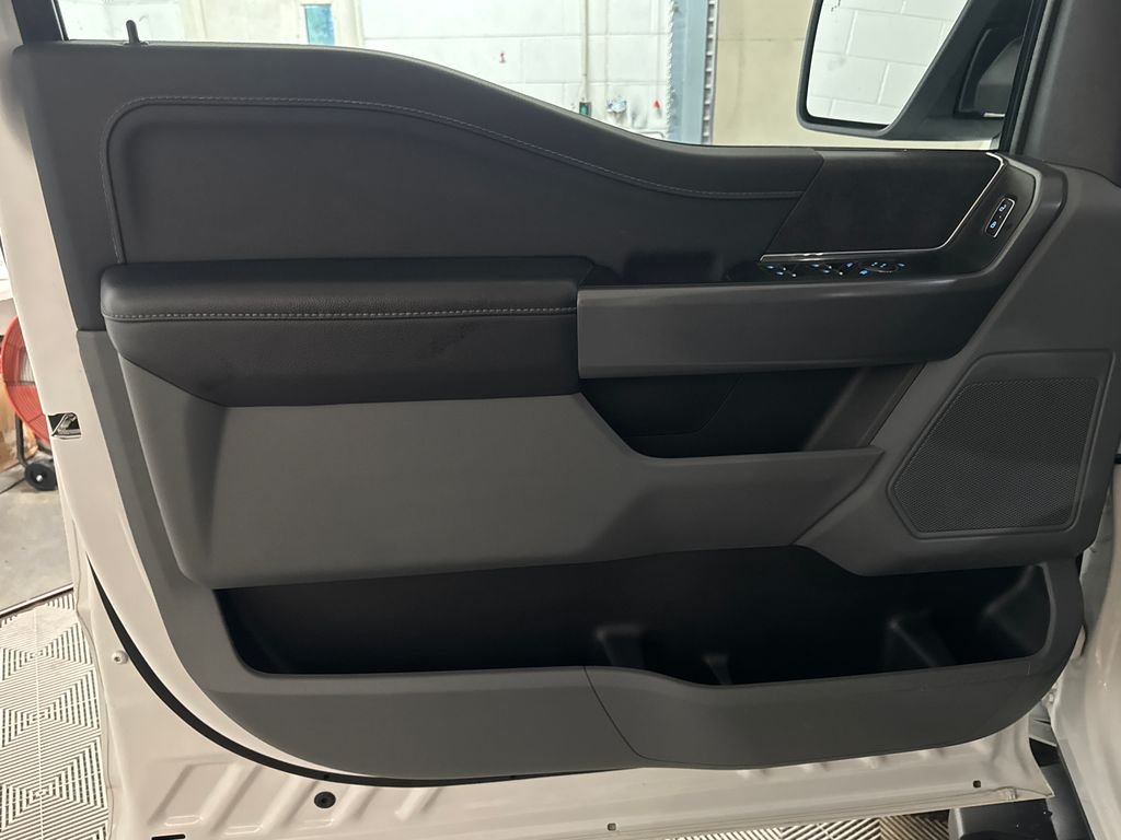 Used 2025  Ford XLT image 14