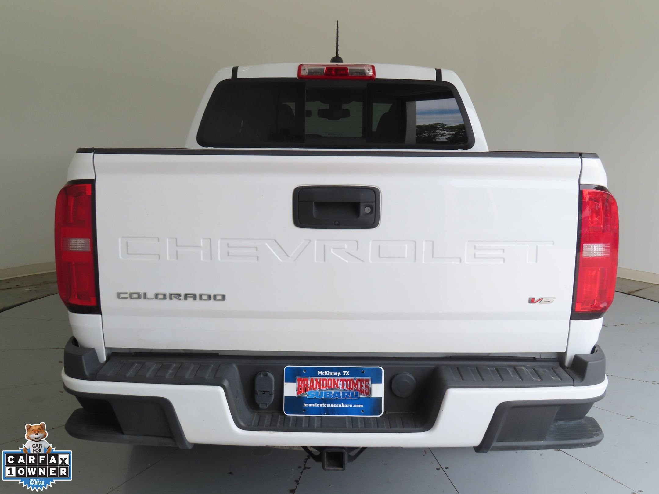 Used 2021 White Chevrolet LT image 4