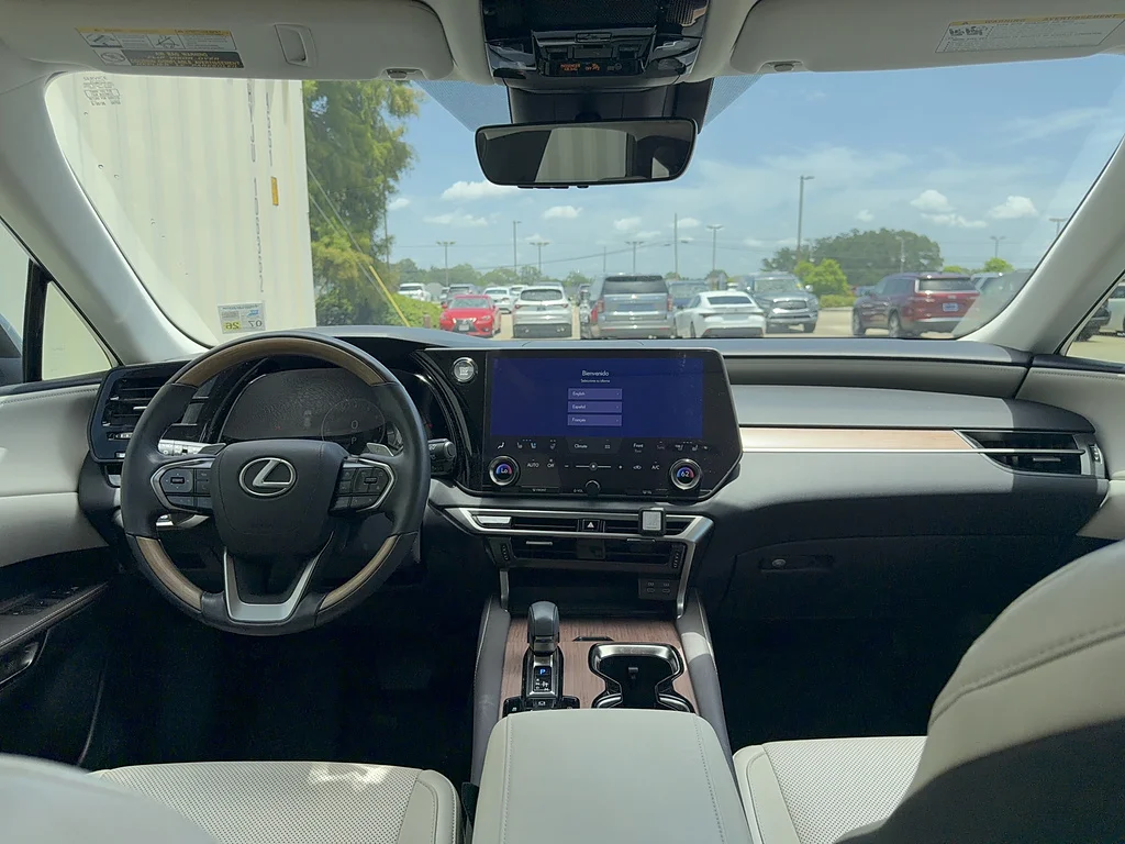 Used 2023 IRIDIUM Lexus Premium image 3
