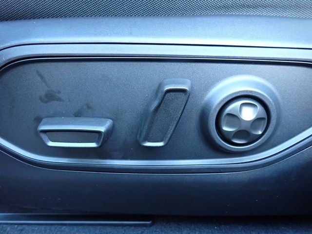 New 2025 Baltic Gray Metallic Clear-Coat Exterior Paint Jeep Laredo X image 17