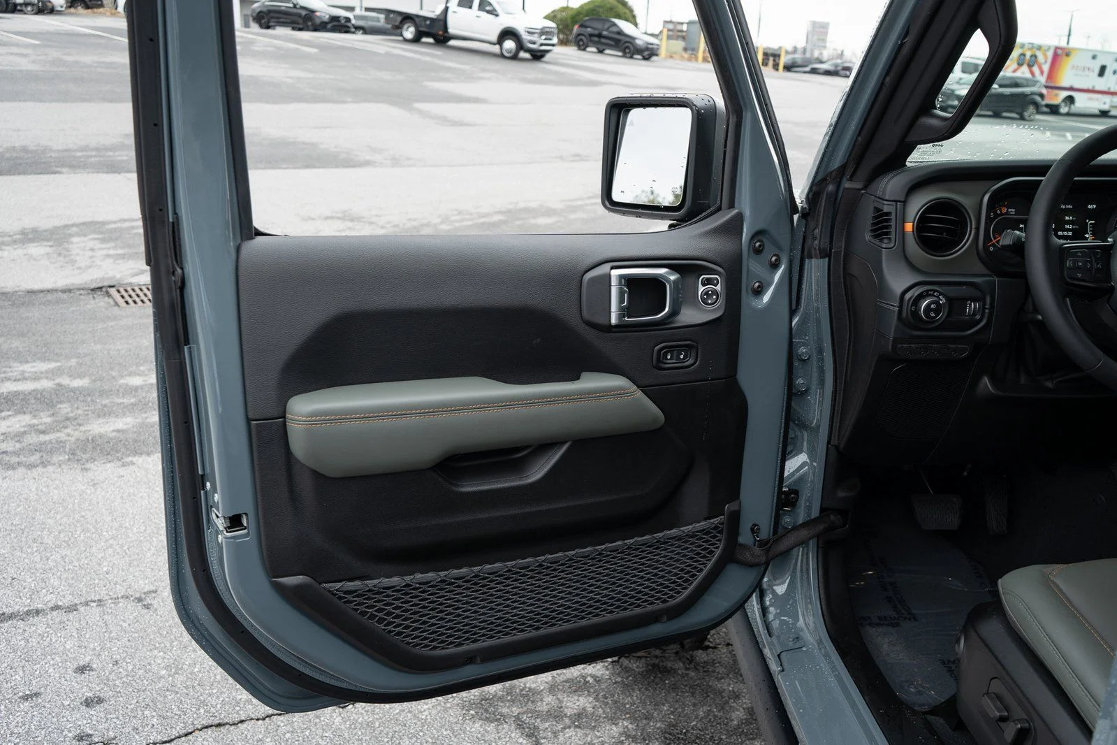 New 2026 Anvil Clearcoat Jeep Mojave X image 16