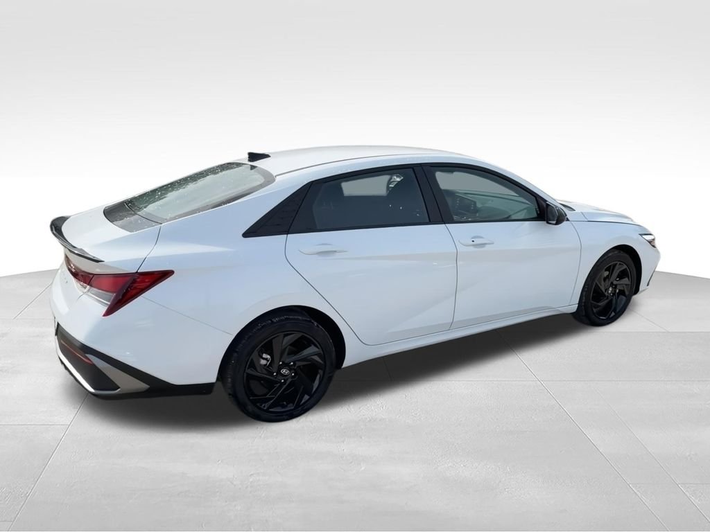 New 2026 White Hyundai SEL Sport image 8