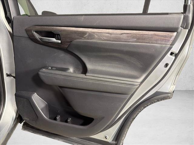 Certified Used 2020 CELESTIAL SILVER METALLIC Toyota  image 18
