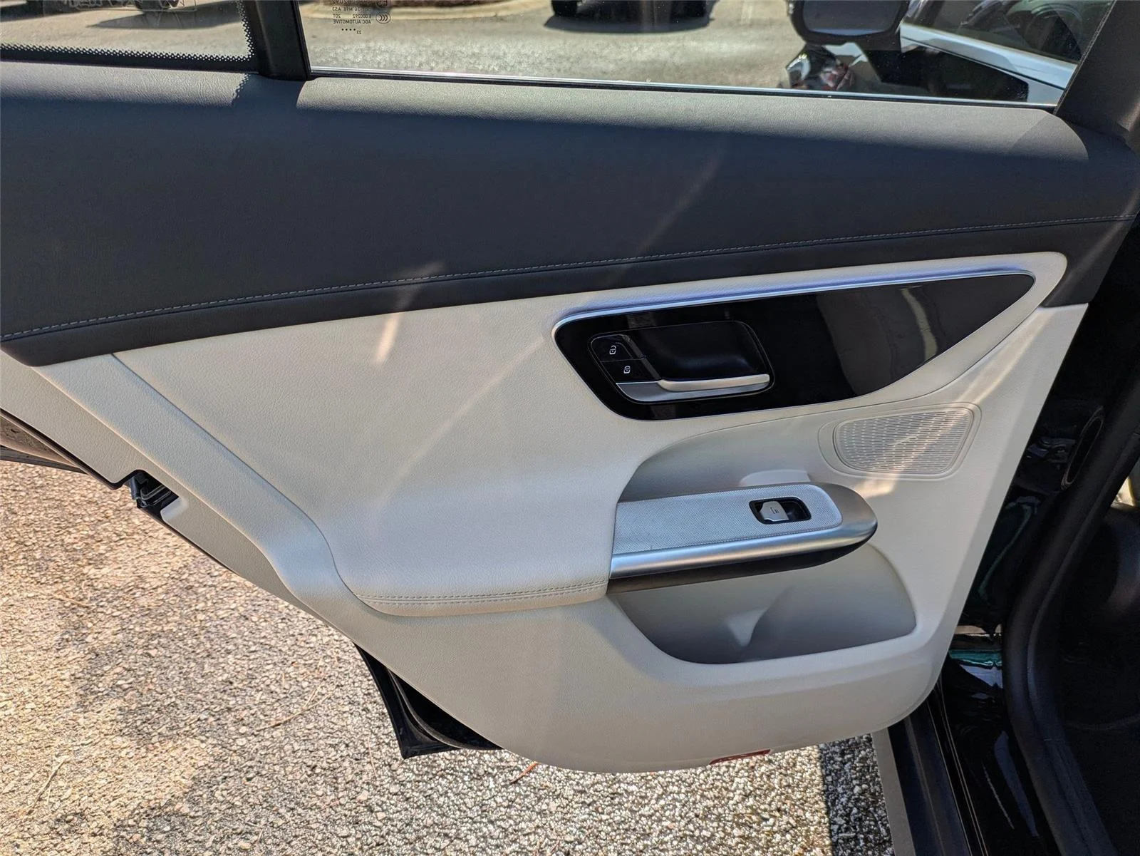 Used 2024 Black Mercedes-Benz GLC 300 image 25