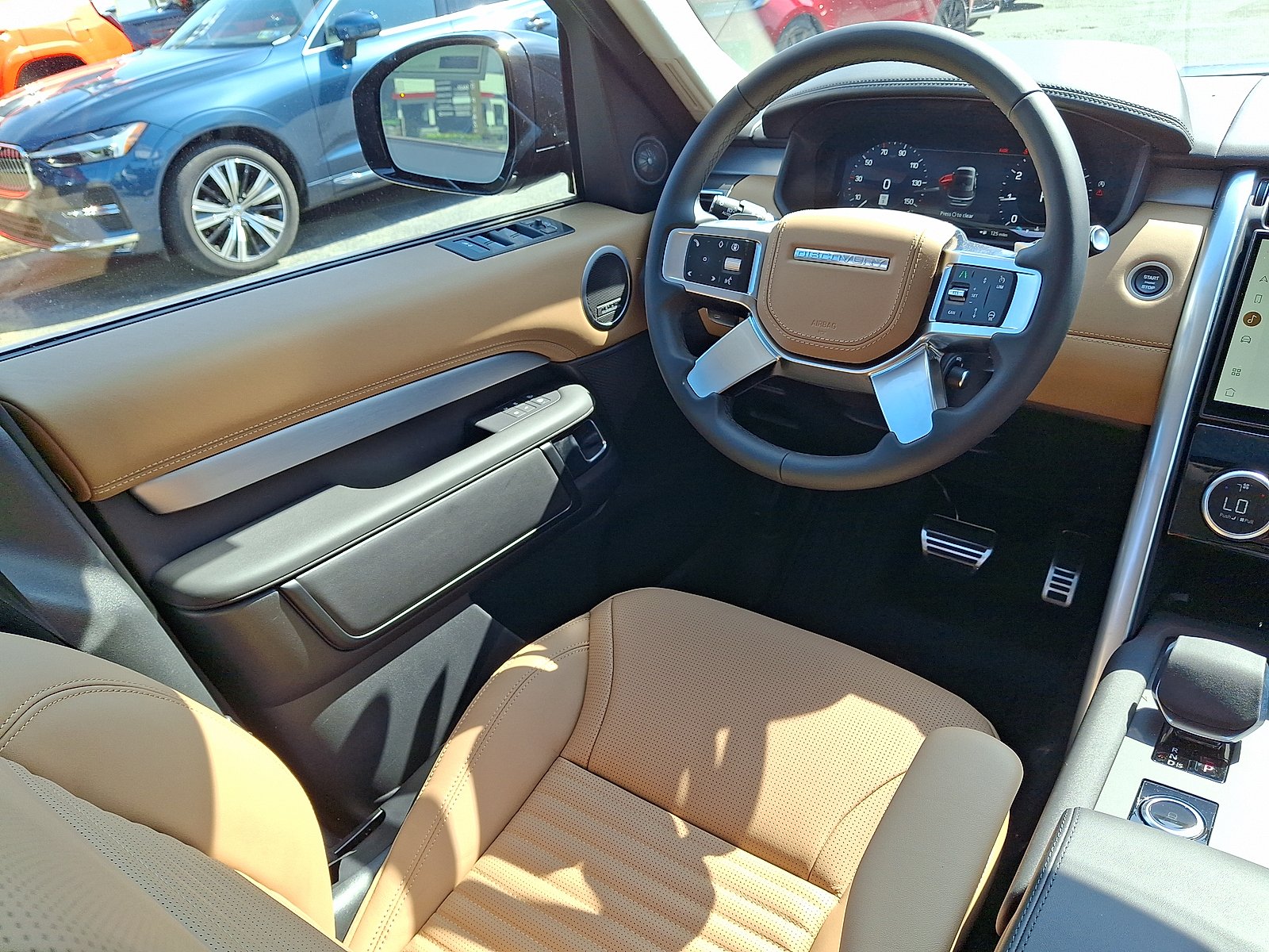 New 2026 Charente Grey Premium Metallic - 1DN Land Rover Tempest Edition image 12