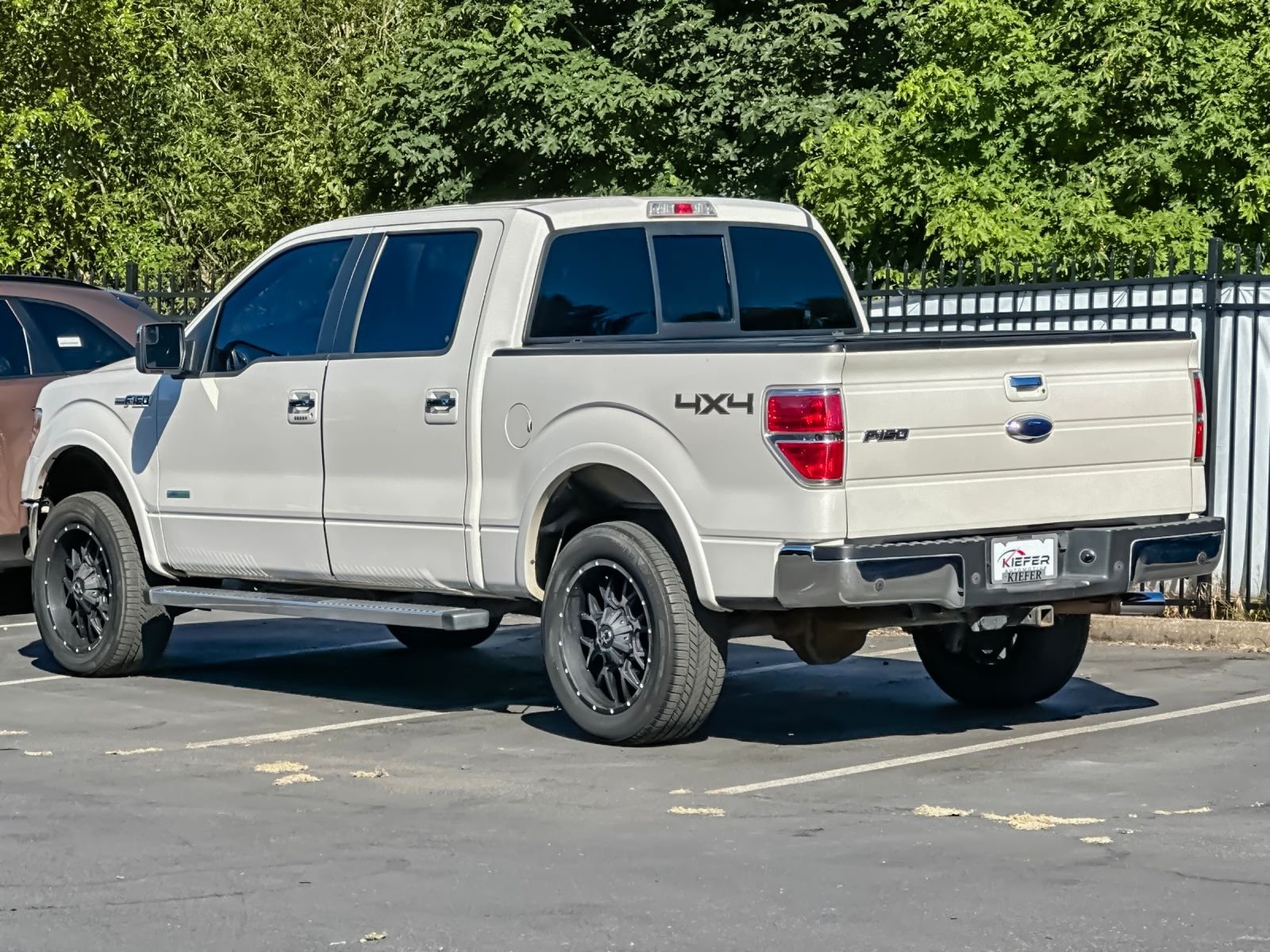 Used 2013 White Ford Lariat image 5