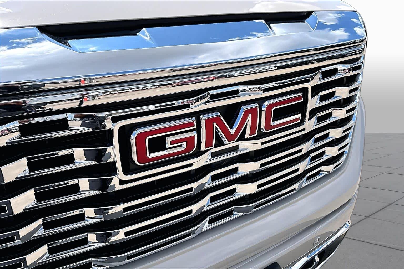 Used 2026 Coastal Dune GMC Denali image 30