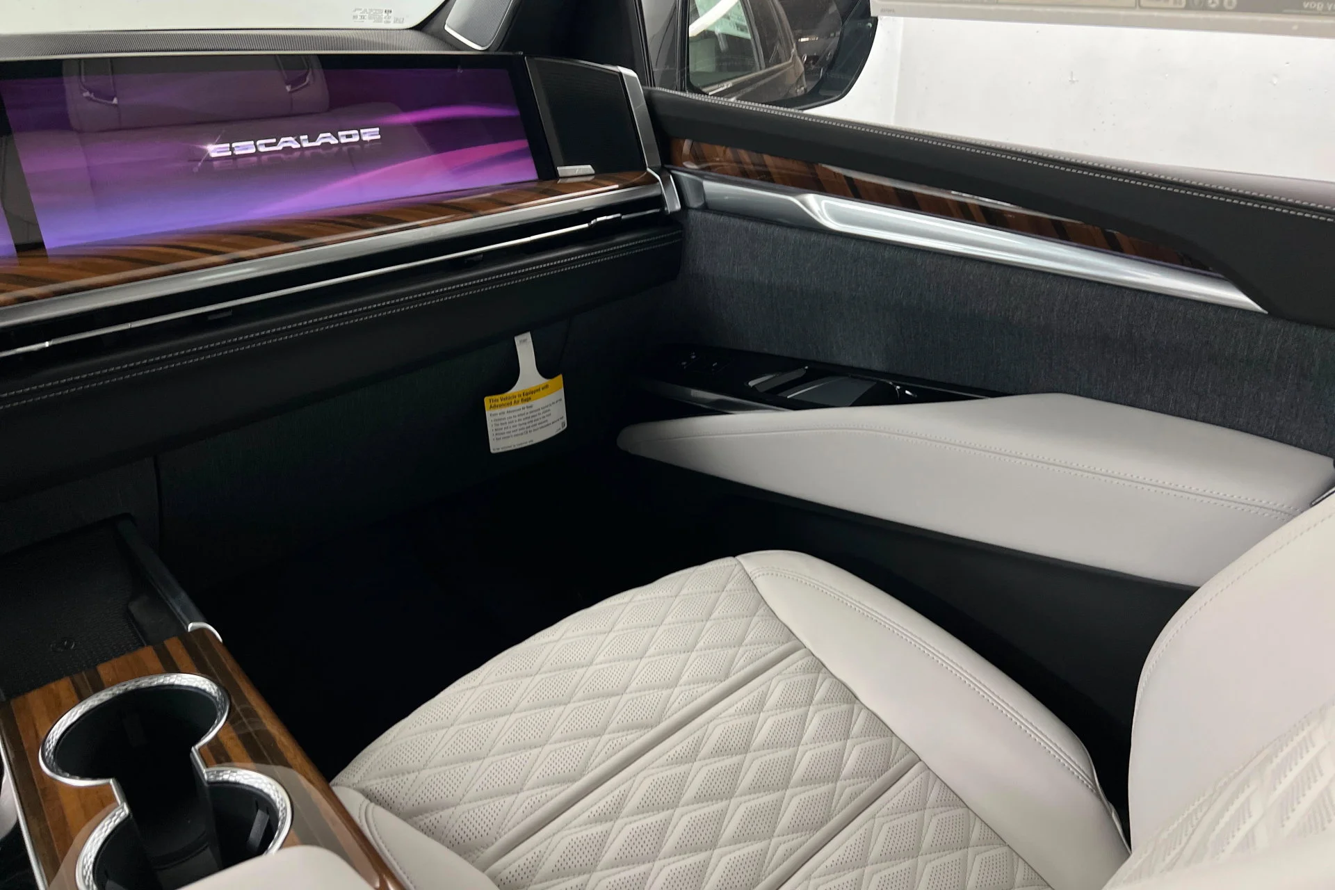 2026 Cadillac Escalade Platinum Sport - Photo 10
