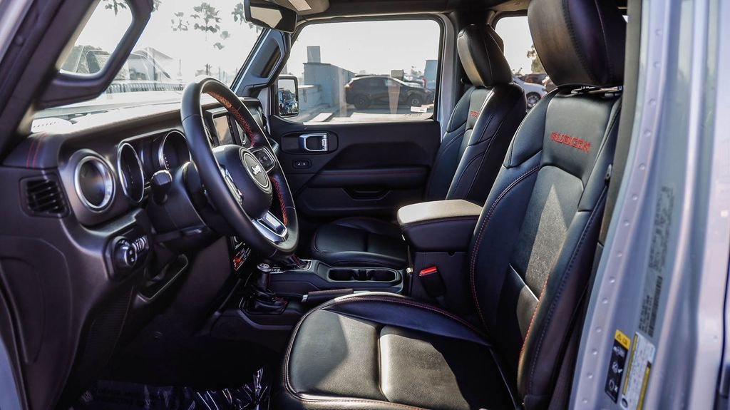 Used 2022 Silver Jeep Rubicon image 22