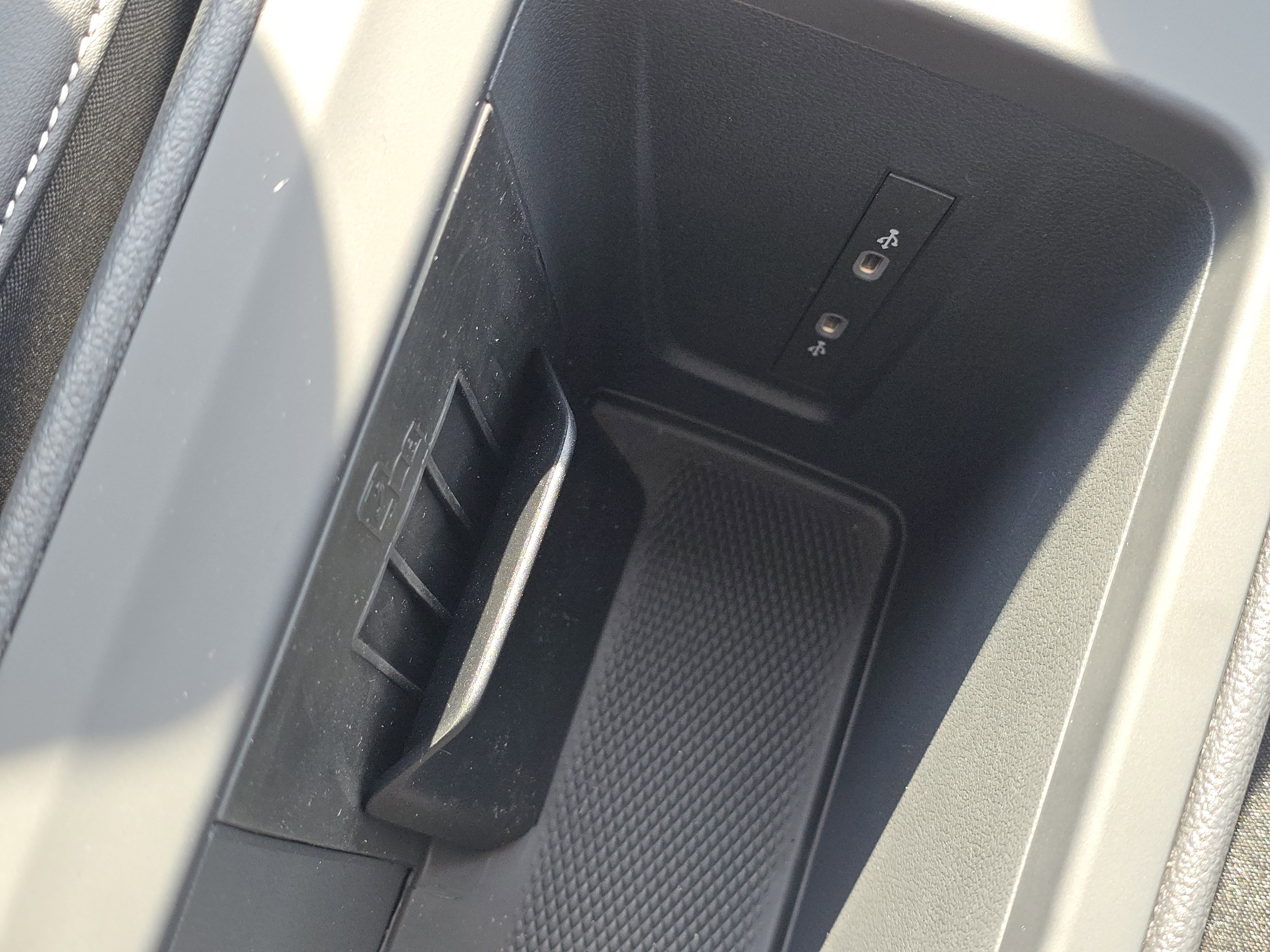 New 2026 Platinum Gray Metallic Volkswagen SE image 25