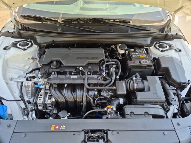 New 2026 Snow White Pearl Kia LXS image 28