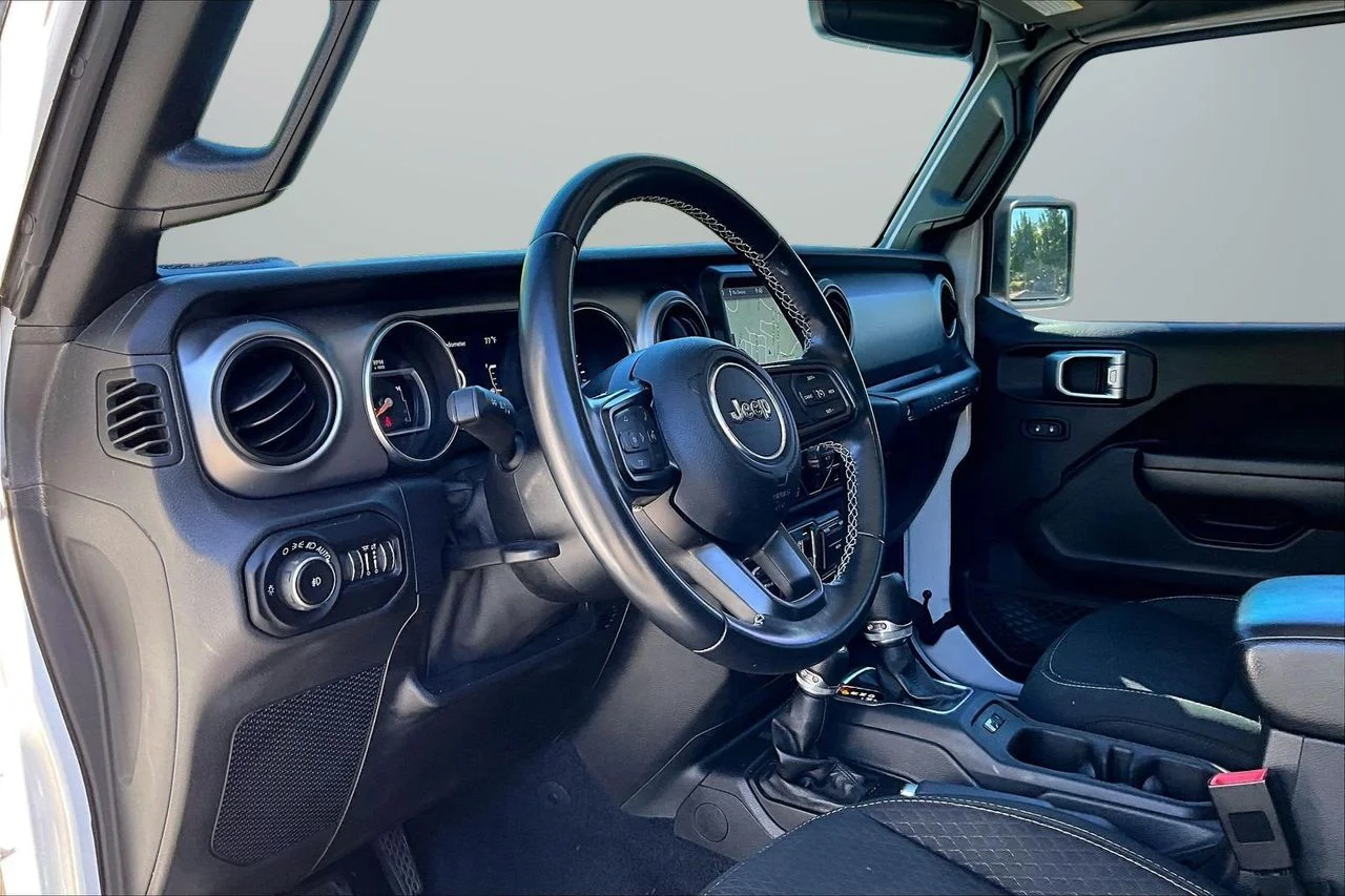Used 2021 White Jeep Sport S image 19