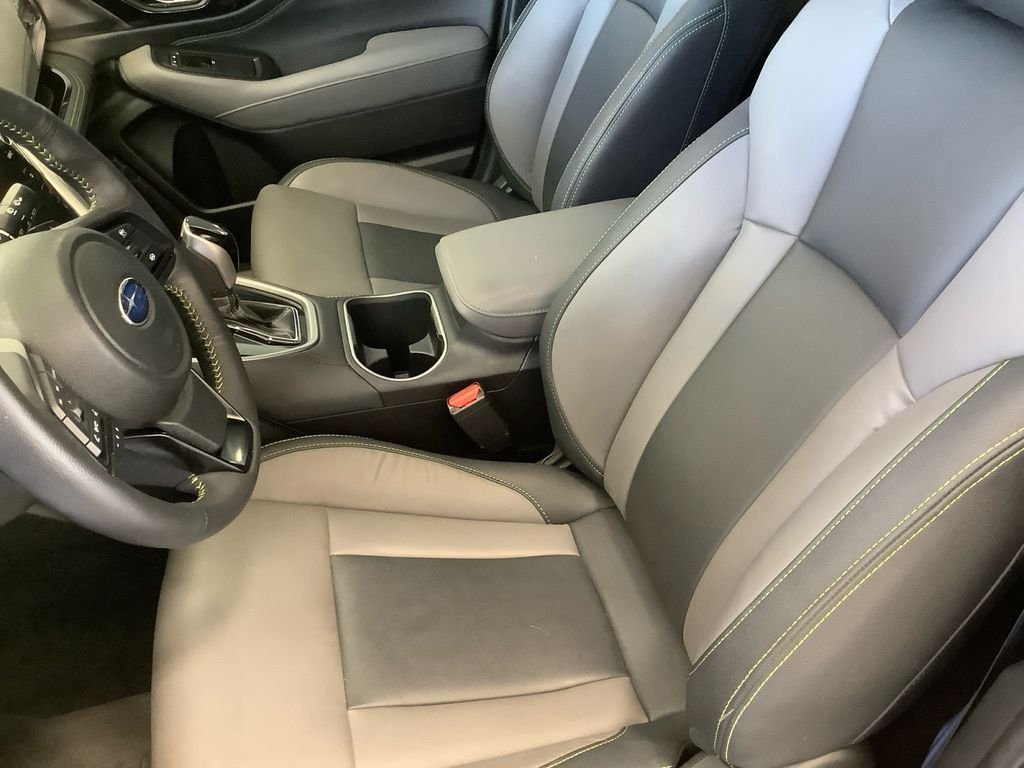 Used 2025 White Subaru Onyx Edition XT image 8