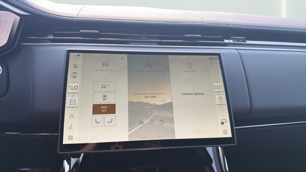 New 2026 Fuji White Land Rover Dynamic SE image 21