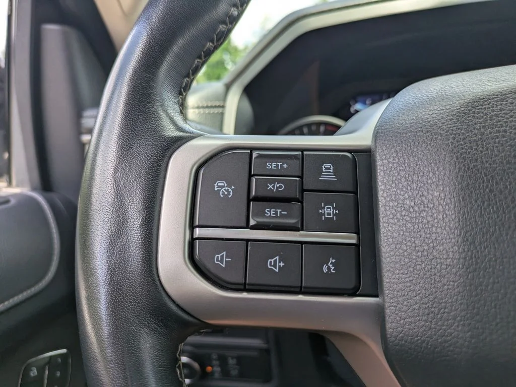 Used 2023 Black Ford Limited image 30