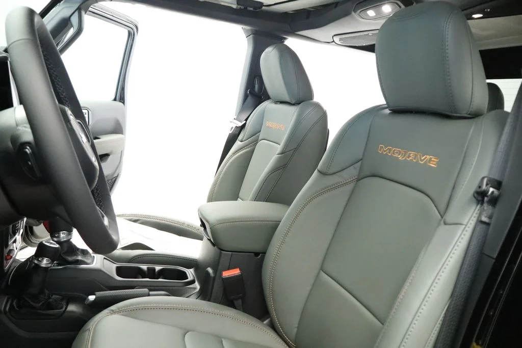 New 2026 Black Clearcoat Jeep Mojave image 35