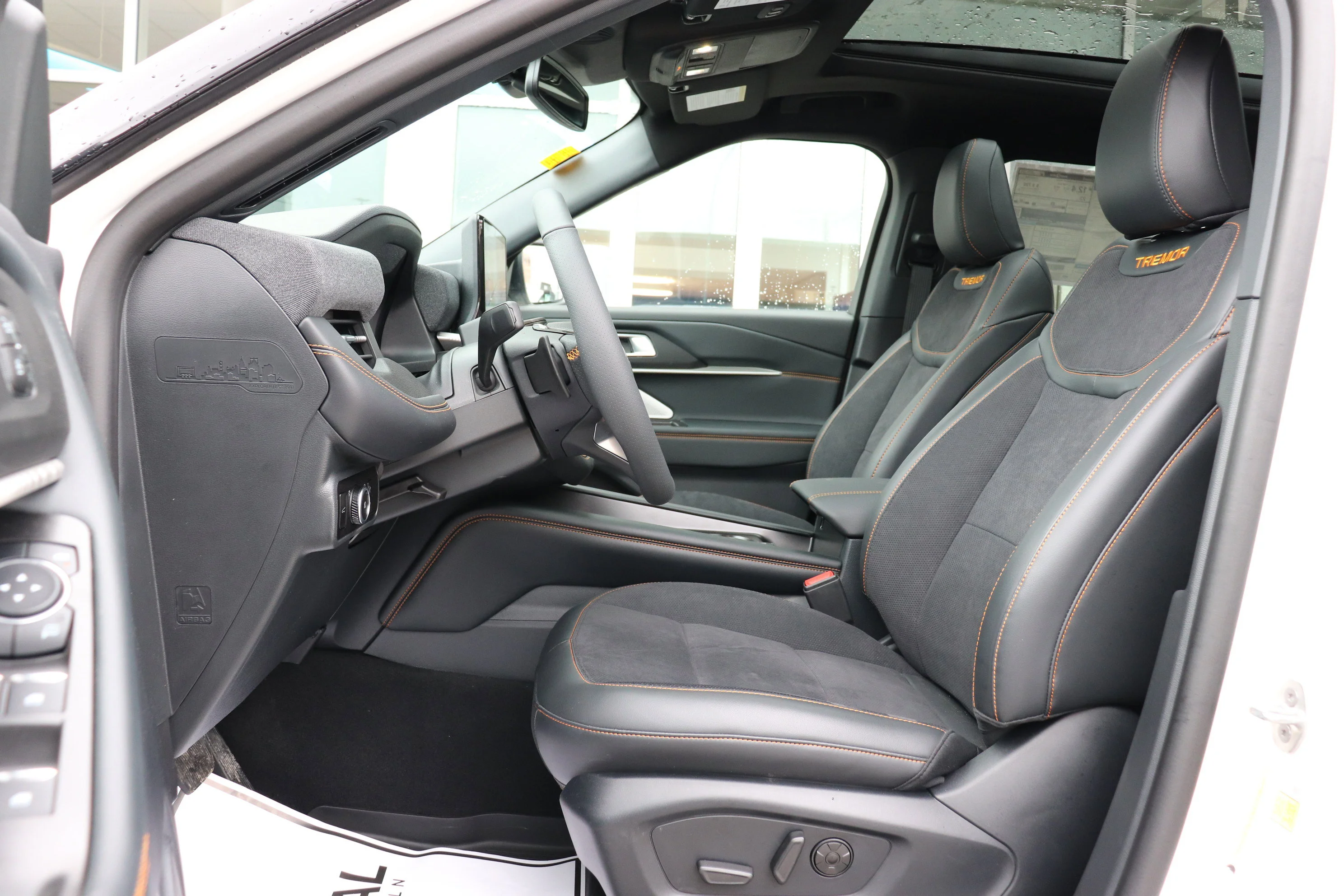 New 2026 STAR WHITE MET TRI-COAT Ford Tremor image 11