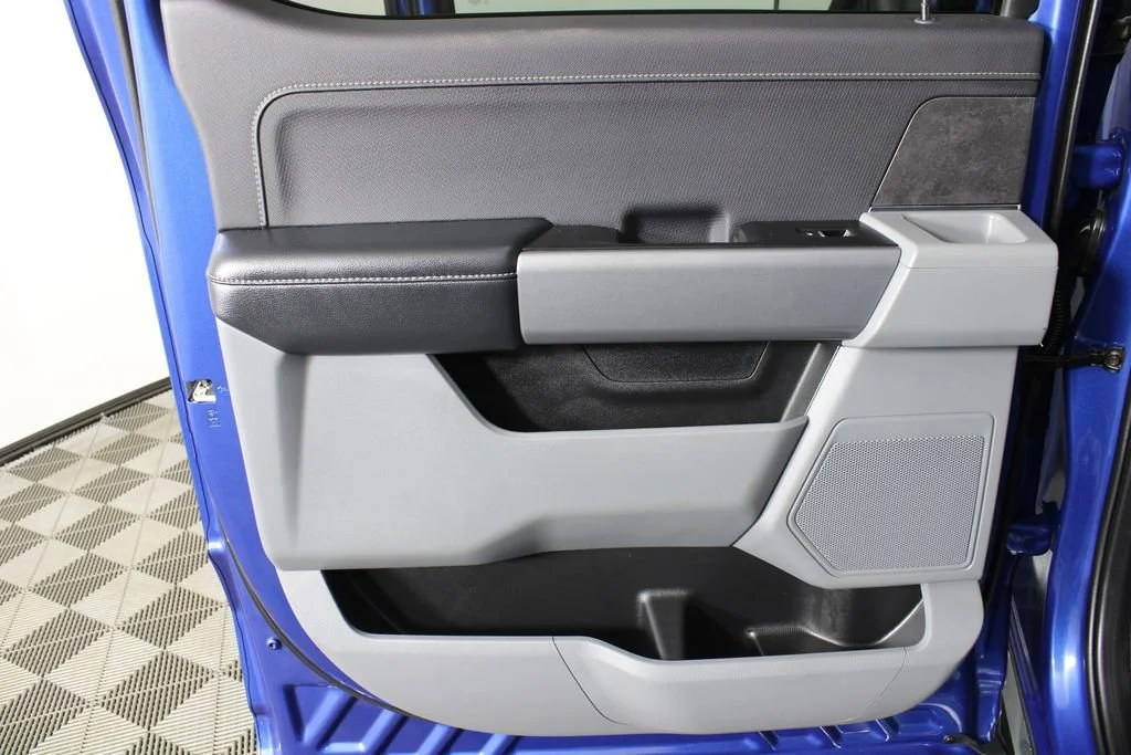 Used 2024 Blue Ford XLT image 11